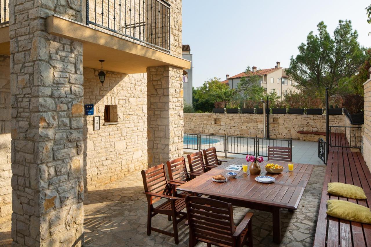 Appartement Marlera - Penthouse à Ližnjan Extérieur photo