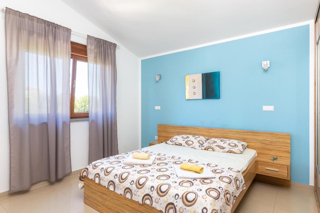 Appartement Marlera - Penthouse à Ližnjan Extérieur photo