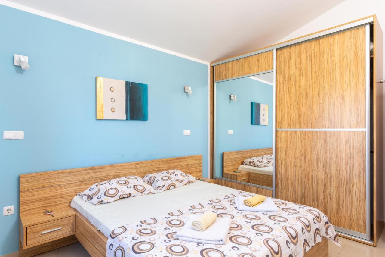 Appartement Marlera - Penthouse à Ližnjan Extérieur photo